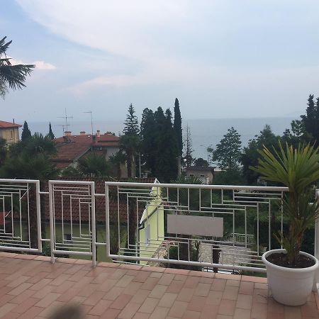 Apartmani Villa Christina Ičići Eksteriør billede