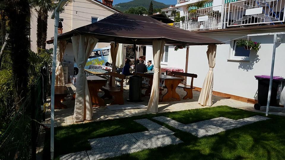 Apartmani Villa Christina Ičići Eksteriør billede